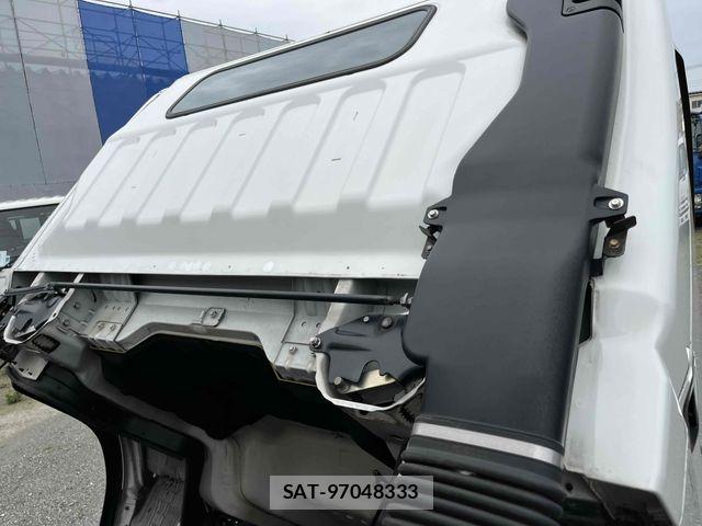 Mitsubishi CANTER 2019-05 7615382-17