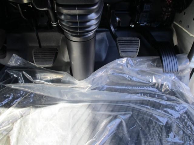 Mitsubishi CANTER 2026-03 7606786-28