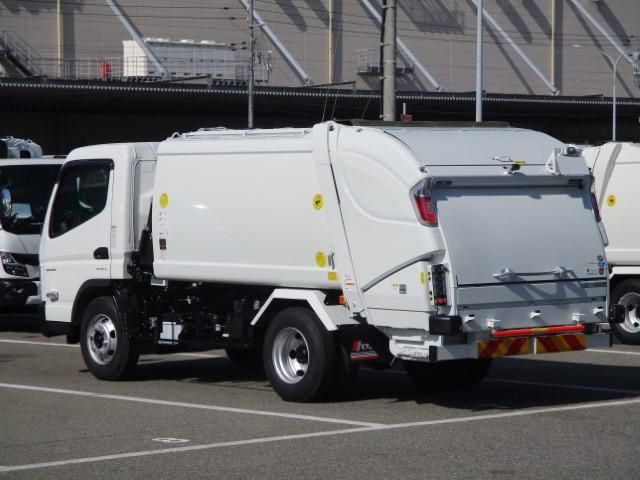 Mitsubishi CANTER 2026-03 7606786-3