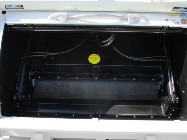 Mitsubishi CANTER 2026-03 7606786-8