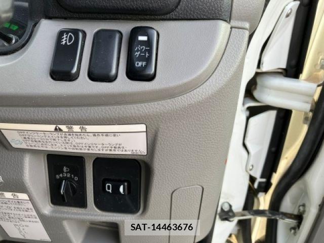 Mitsubishi CANTER 2019-03 7615384-22