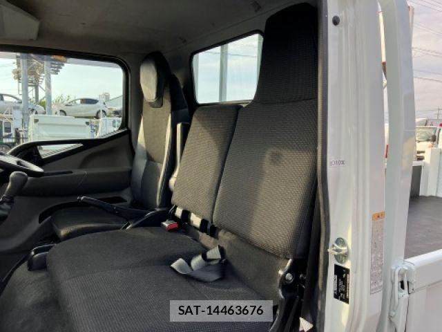 Mitsubishi CANTER 2019-03 7615384-24