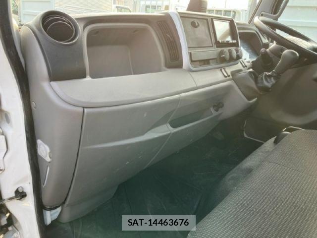 Mitsubishi CANTER 2019-03 7615384-25