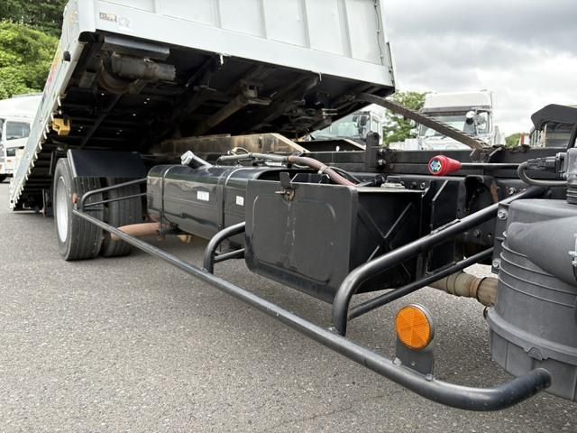 Mitsubishi CANTER 2009-10 7709940-24