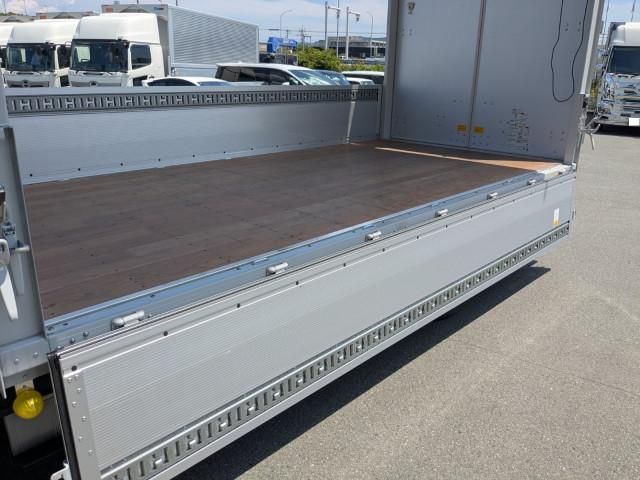 Mitsubishi CANTER 2025-11 7709918-23