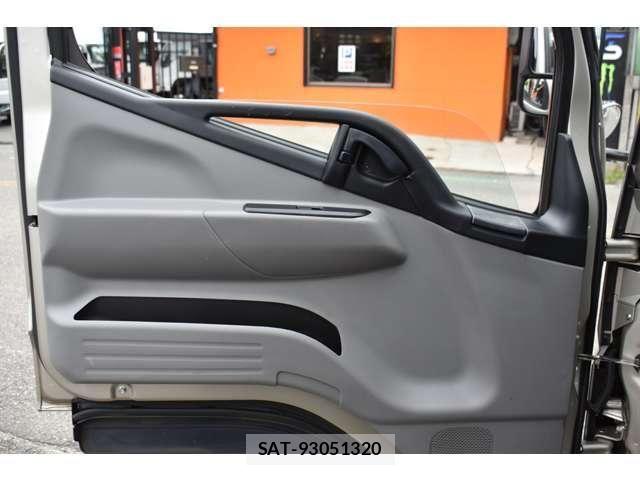 Mitsubishi CANTER 2021-04 7721715-9