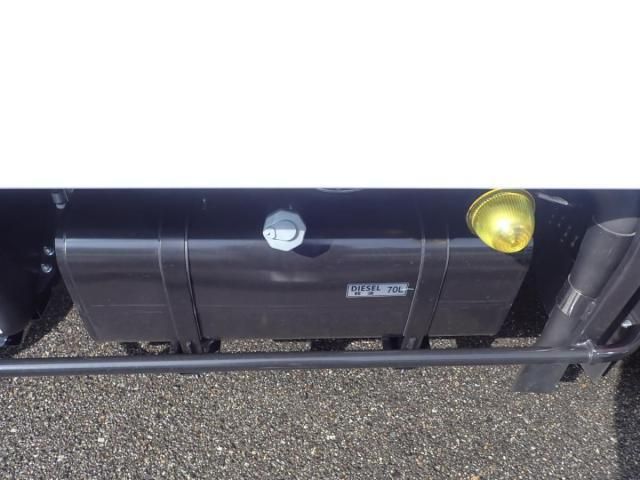 Mitsubishi CANTER 2026-03 7737850-5
