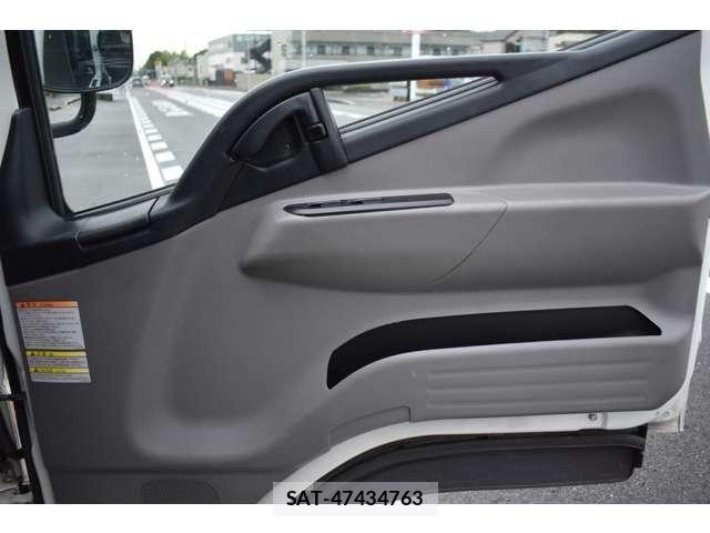 Mitsubishi CANTER 2017-02 7783242-7