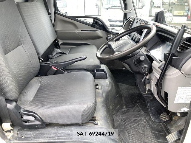 Mitsubishi CANTER 2019-07 7783244-4
