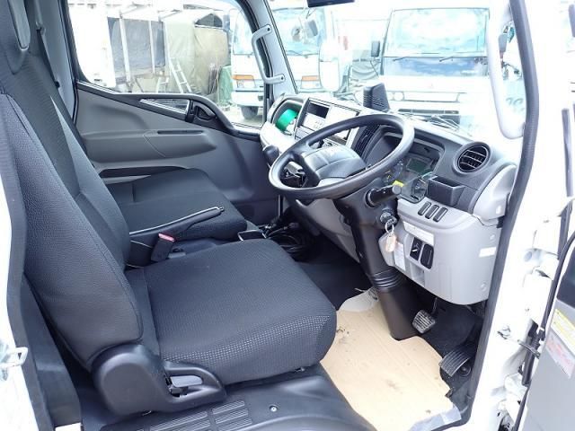 Mitsubishi CANTER 2019-07 7864640-11