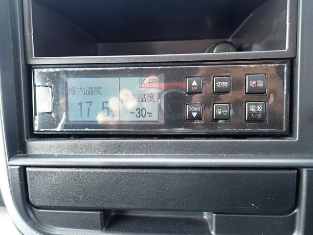 Mitsubishi CANTER 2019-07 7864640-16