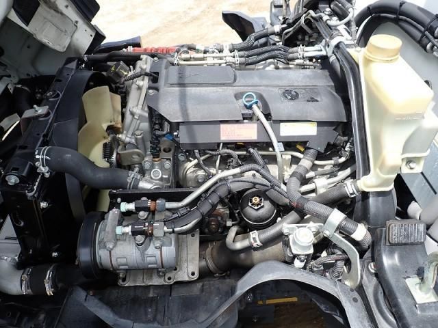 Mitsubishi CANTER 2019-07 7864640-23