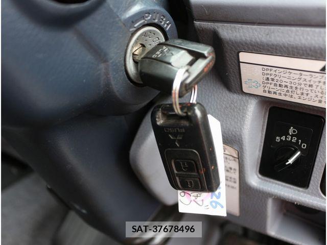 Mitsubishi CANTER 2016-03 7875657-25