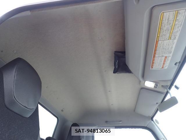 Mitsubishi CANTER 2020-05 7902377-9