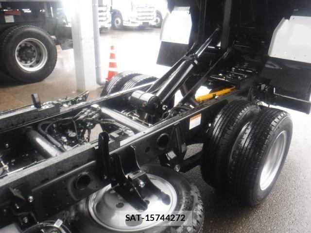 Mitsubishi CANTER 2026-03 7902375-9