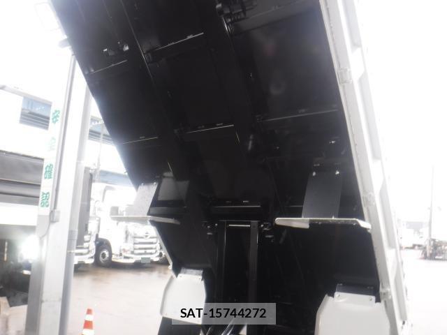 Mitsubishi CANTER 2026-03 7902375-8