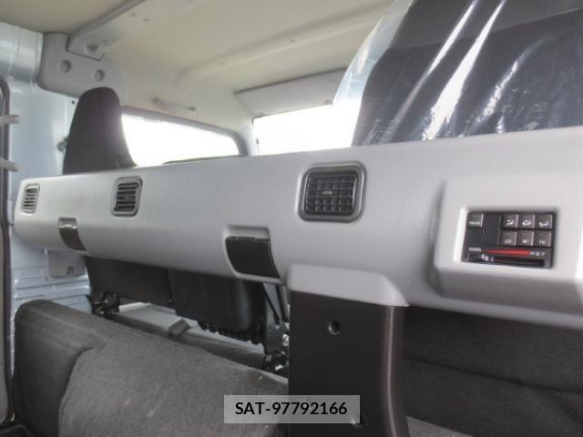 Mitsubishi CANTER 2019-04 7960814-16