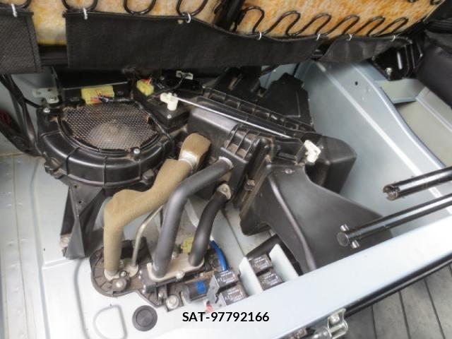 Mitsubishi CANTER 2019-04 7960814-17