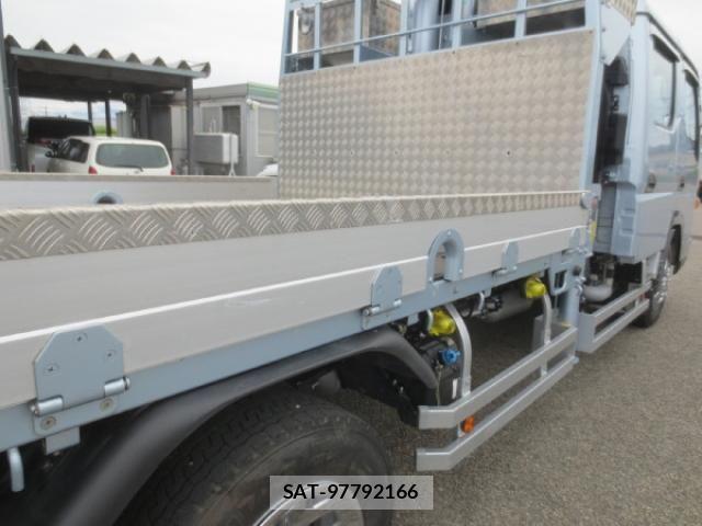 Mitsubishi CANTER 2019-04 7960814-25