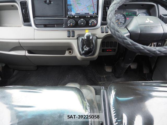 Mitsubishi CANTER 2017-05 7960880-17