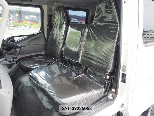 Mitsubishi CANTER 2017-05 7960880-21