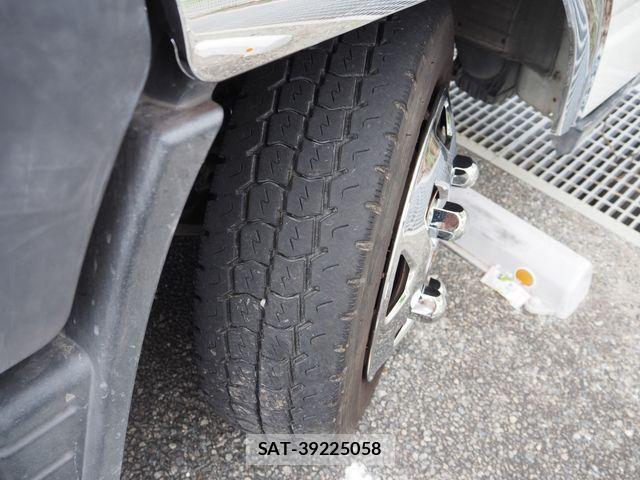 Mitsubishi CANTER 2017-05 7960880-28