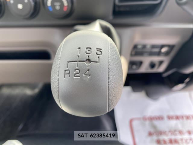 Mitsubishi CANTER 2026-04 7960803-17