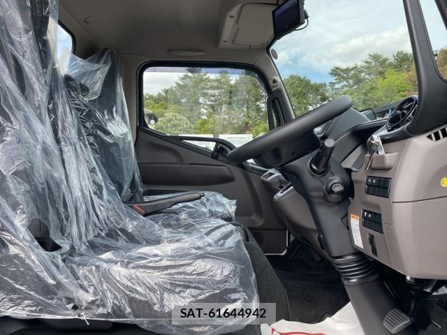 Mitsubishi CANTER 2026-04 7960808-12
