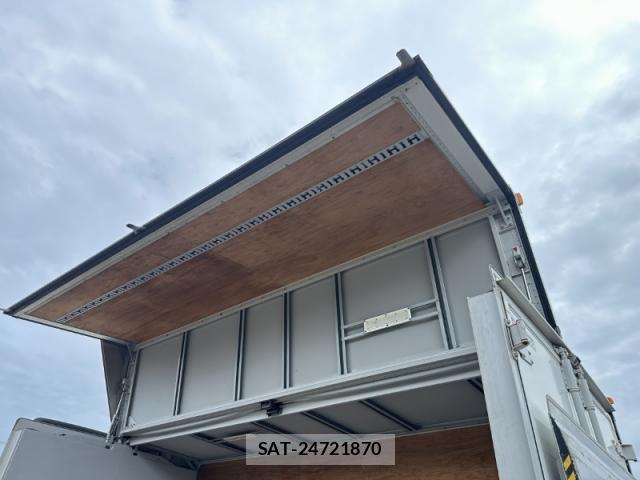 Mitsubishi CANTER 2018-07 7960833-9