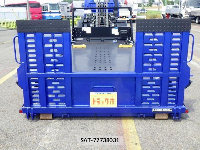 Mitsubishi CANTER 2023-08 7960793-9