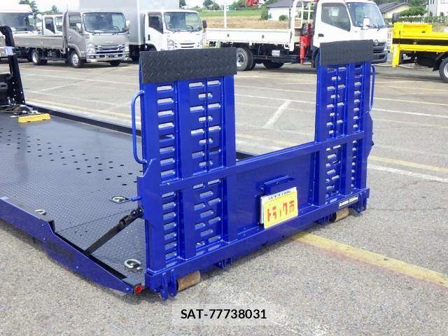 Mitsubishi CANTER 2023-08 7960793-10