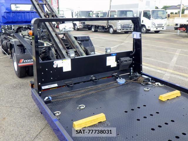 Mitsubishi CANTER 2023-08 7960793-18