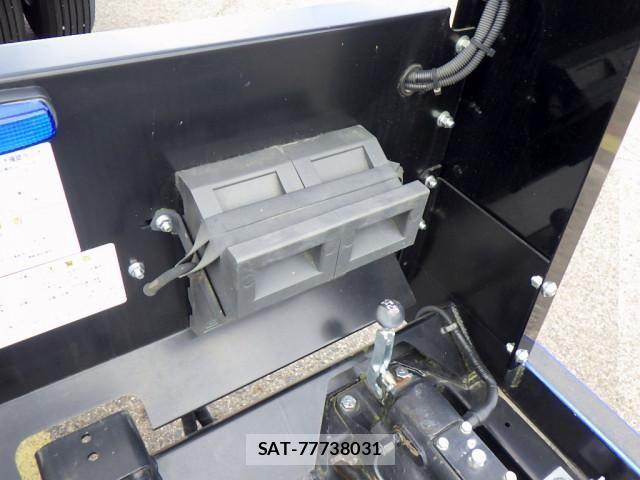 Mitsubishi CANTER 2023-08 7960793-21