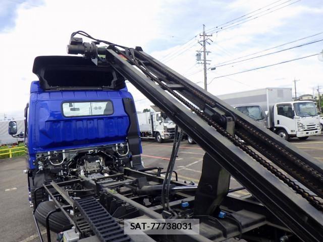 Mitsubishi CANTER 2023-08 7960793-24
