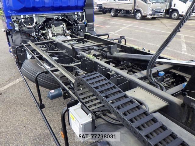Mitsubishi CANTER 2023-08 7960793-25