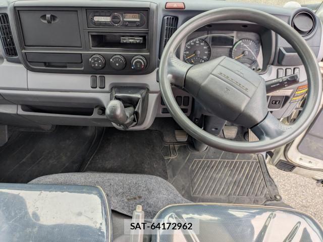 Mitsubishi CANTER 2015-08 7960875-7