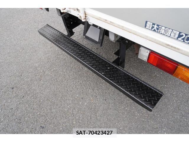 Mitsubishi CANTER 2019-06 7960877-23