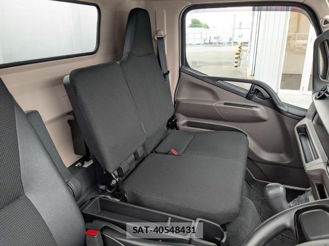 Mitsubishi CANTER 2025-11 7960794-25