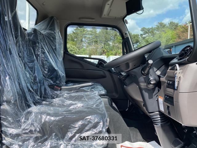 Mitsubishi CANTER 2026-04 7960810-12