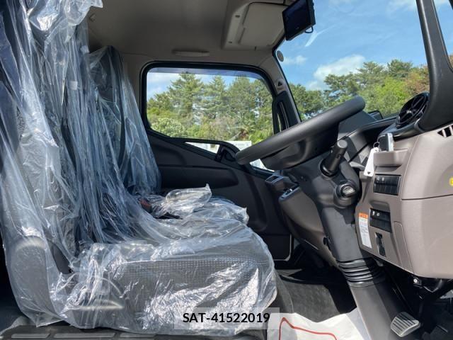 Mitsubishi CANTER 2026-04 7960809-12