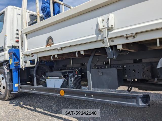 Mitsubishi CANTER 2018-05 7960825-26
