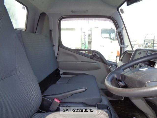 Mitsubishi CANTER 2018-07 7960819-29