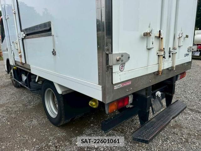 Mitsubishi CANTER 2015-06 7960890-13
