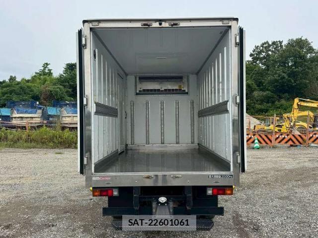 Mitsubishi CANTER 2015-06 7960890-17