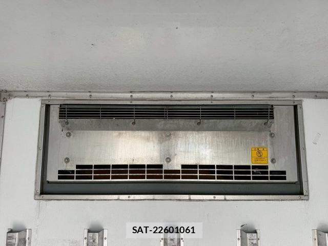 Mitsubishi CANTER 2015-06 7960890-21