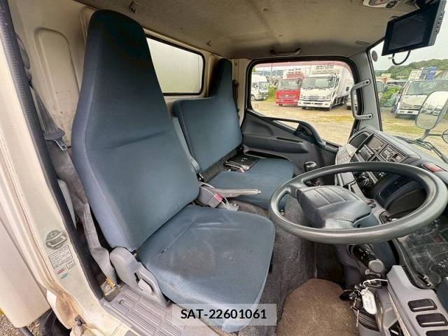 Mitsubishi CANTER 2015-06 7960890-27