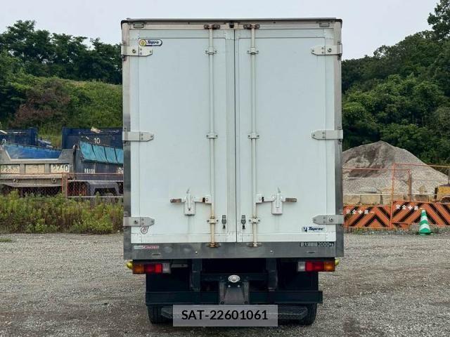 Mitsubishi CANTER 2015-06 7960890-4