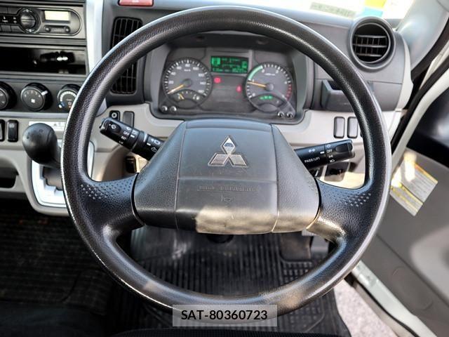 Mitsubishi CANTER 2017-05 7960876-3