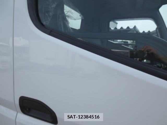 Mitsubishi CANTER 2020-01 7960812-23