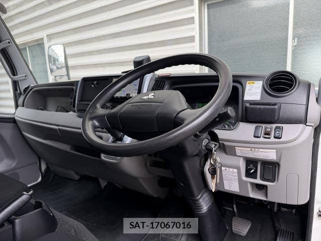 Mitsubishi CANTER 2020-03 7960817-15
